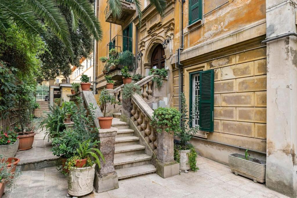 Walking To Trastevere Di Marialaura Aragno Rome Exterior photo